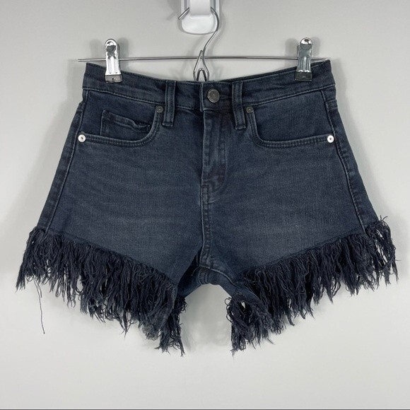 BLANK NYC Lenox High Rise Waisted Fringe Hem Denim Jean Boho Shorts in Vixen 24 - Picture 8 of 16